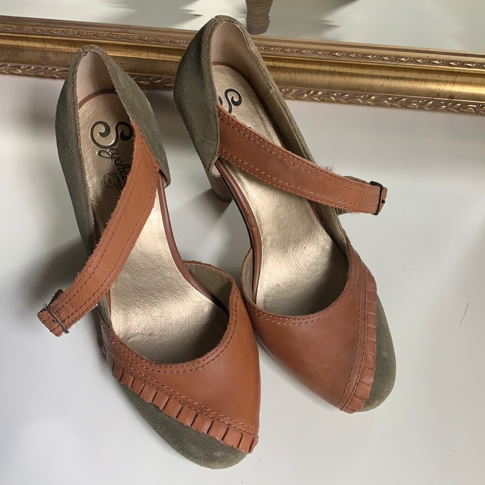 Seychelles army green with brown ruffly leather